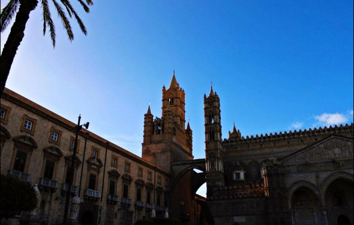 Dietro La Cattedrale Palermo Kültér fotó