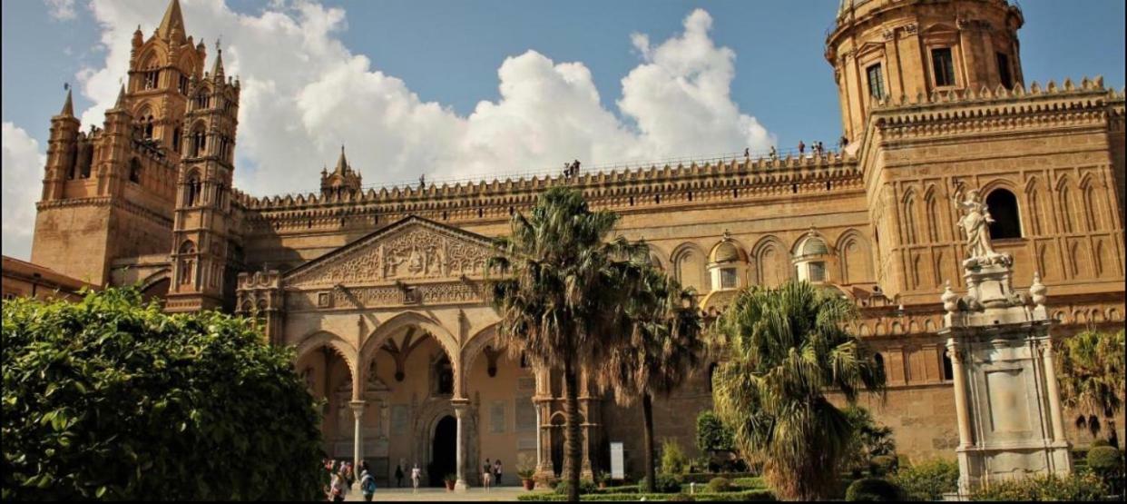 Dietro La Cattedrale Palermo Kültér fotó